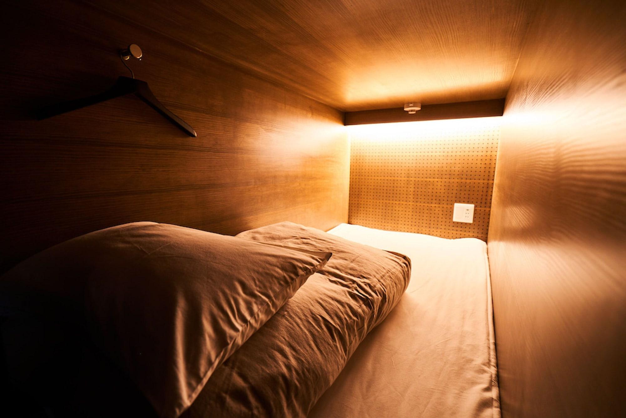 &And Hostel Hommachi East أوساكا المظهر الخارجي الصورة