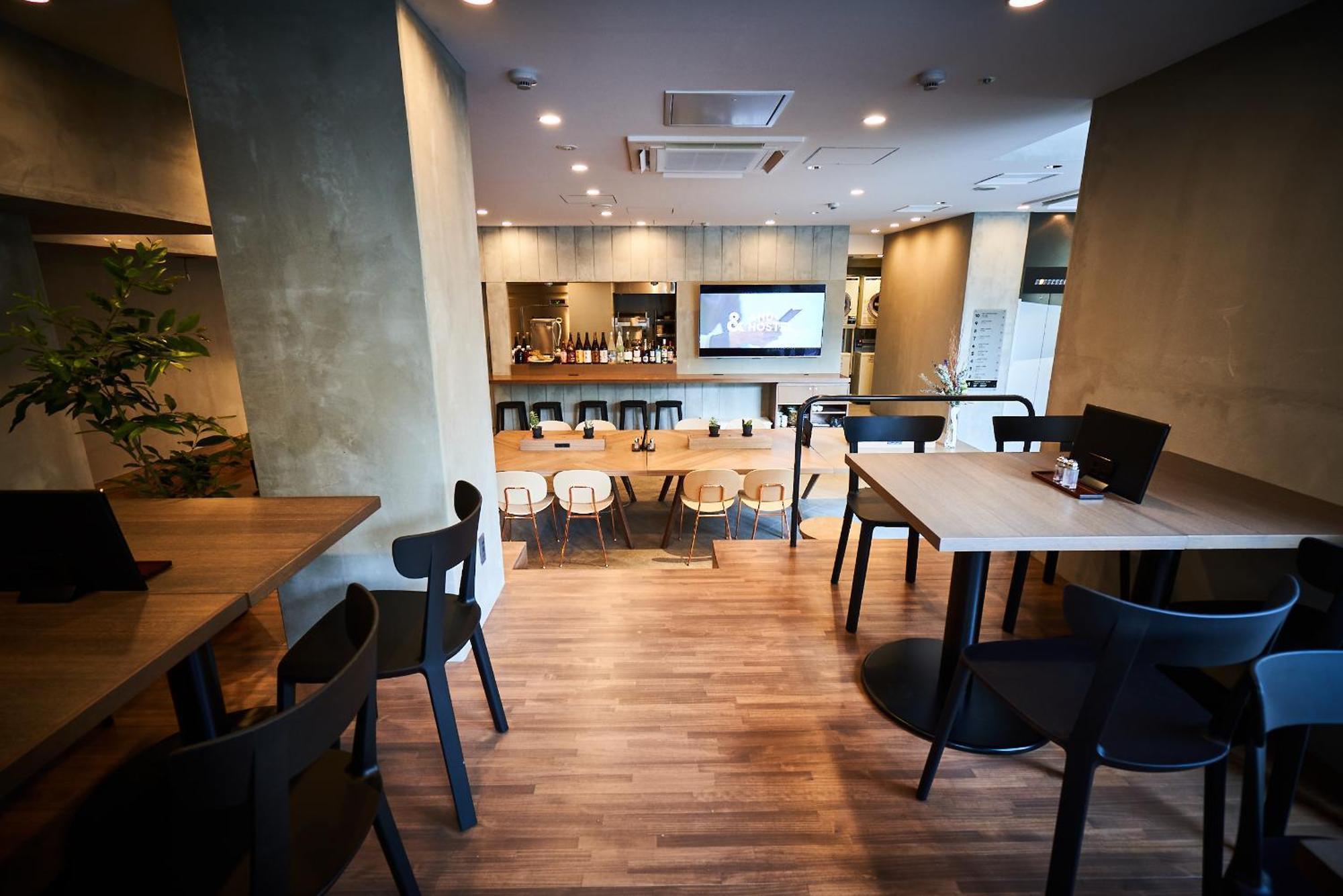 &And Hostel Hommachi East أوساكا المظهر الخارجي الصورة