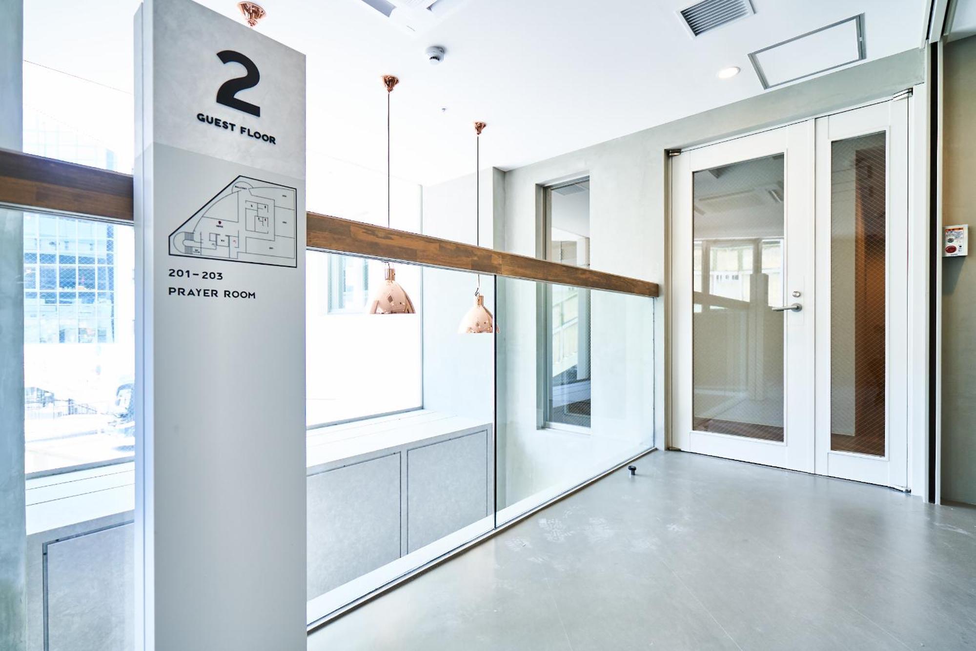 &And Hostel Hommachi East أوساكا المظهر الخارجي الصورة
